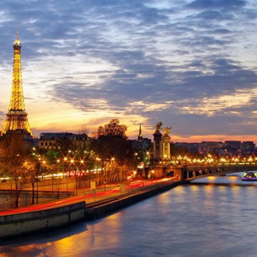 travel to france eiffel tower