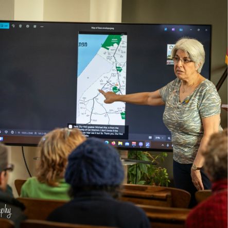 Marcia Zax speaking to attendees null